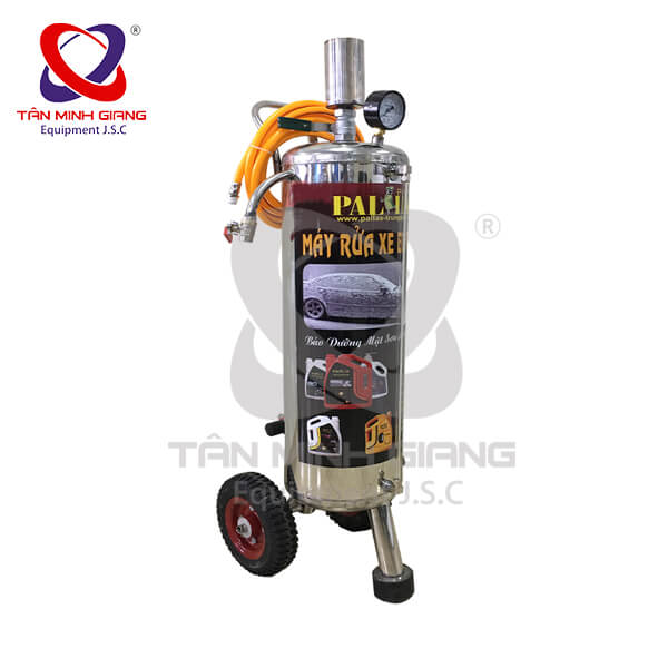 binh-bot-tuyet-rua-xe-01